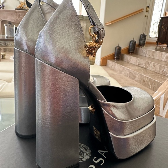 Versace platform hells - Picture 3 of 6